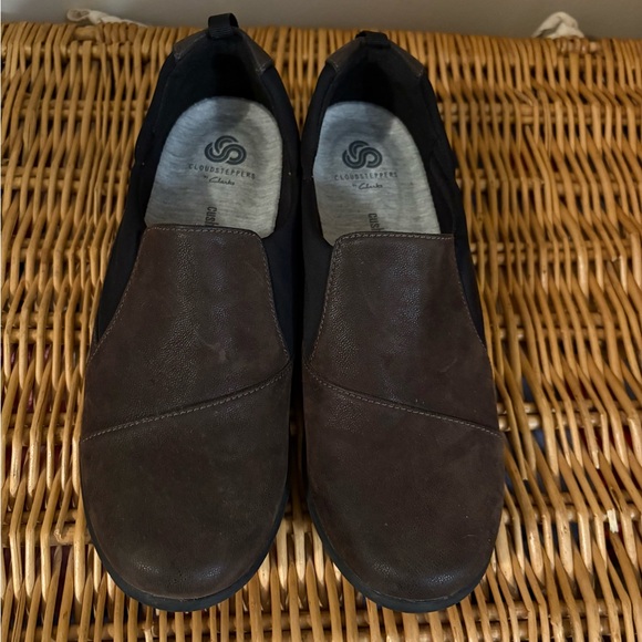 CLARKS Women's Comfort Cloud-steppers Sillian Paz Dark Brown Slip-On Loafers - Picture 9 of 16